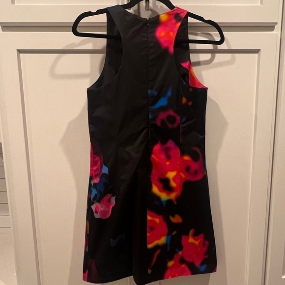 NWT!! Milly New York Rosette A-line Mini Dress. Size 4. Beautiful vibrant print. - Picture 5 of 11